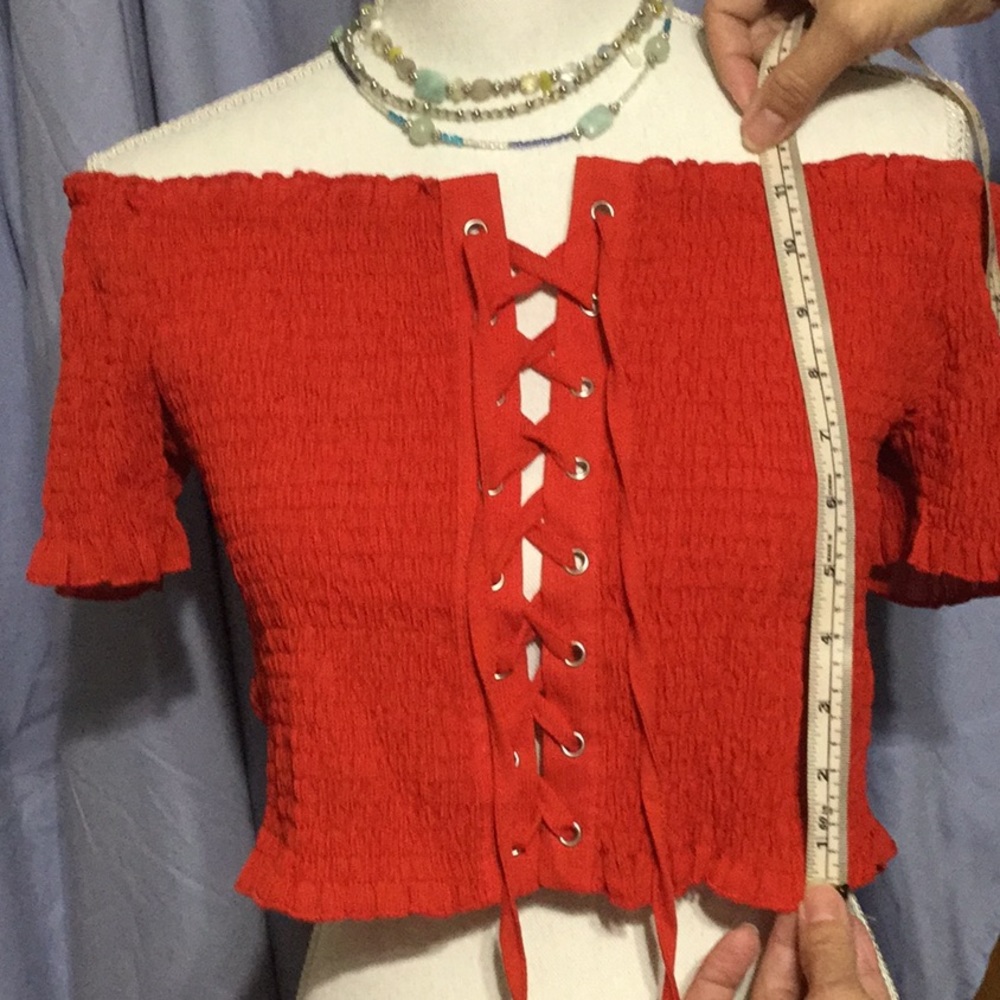 Last one Grommet off shoulder lace up - Picture 4 of 4